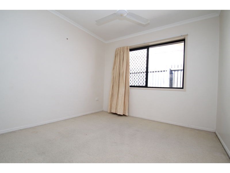 1/12 Calman Street, Clinton QLD 4680