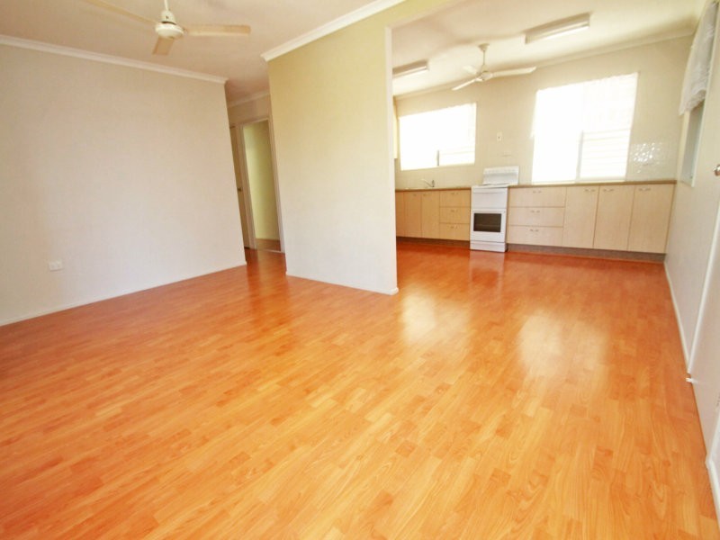 15 Hansen Crescent, Clinton QLD 4680