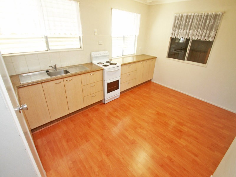 15 Hansen Crescent, Clinton QLD 4680