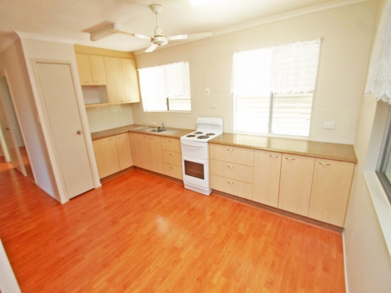15 Hansen Crescent, Clinton QLD 4680