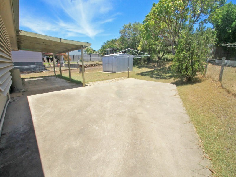 15 Hansen Crescent, Clinton QLD 4680