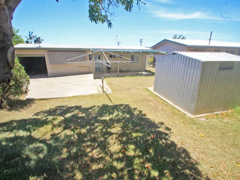 15 Hansen Crescent, Clinton QLD 4680