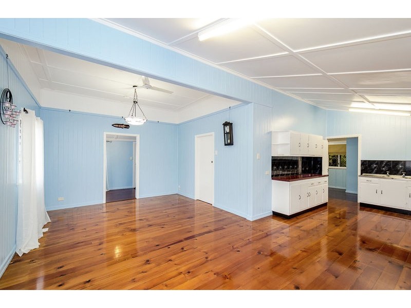 6 White Street, West Gladstone QLD 4680