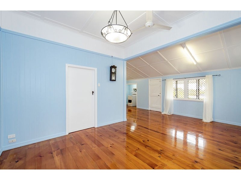 6 White Street, West Gladstone QLD 4680