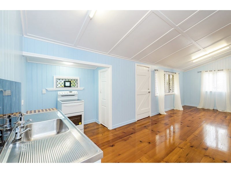 6 White Street, West Gladstone QLD 4680