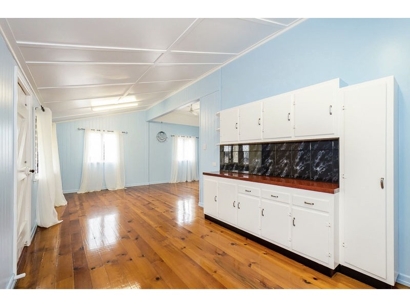 6 White Street, West Gladstone QLD 4680