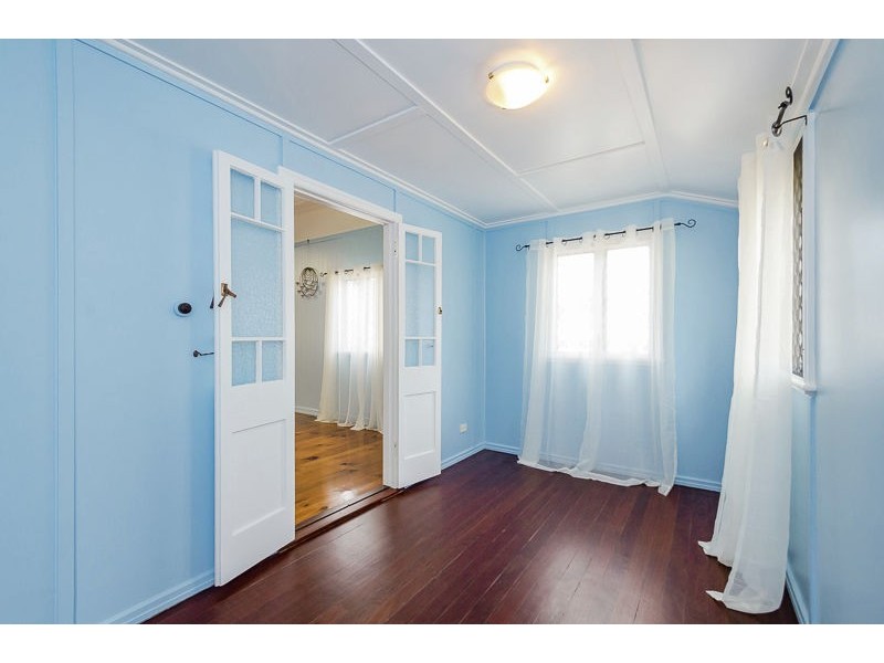 6 White Street, West Gladstone QLD 4680