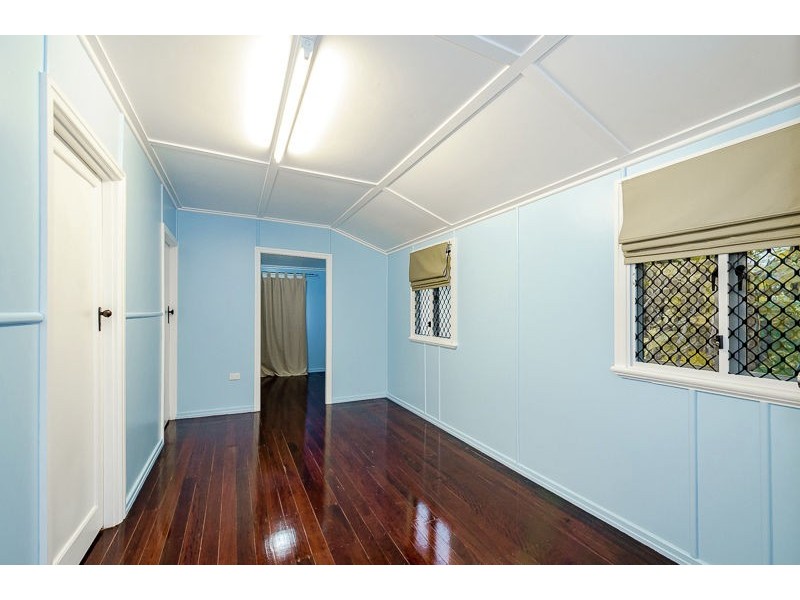 6 White Street, West Gladstone QLD 4680