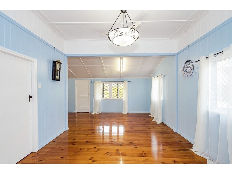 6 White Street, West Gladstone QLD 4680