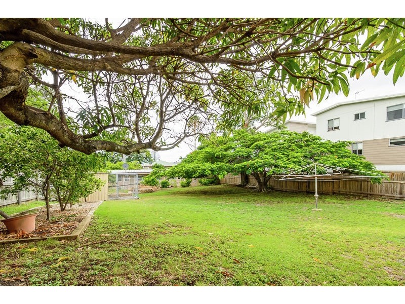 6 White Street, West Gladstone QLD 4680