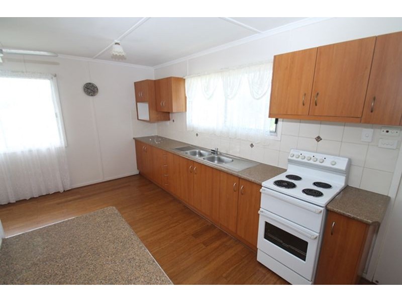 24 Bell Street, Barney Point QLD 4680
