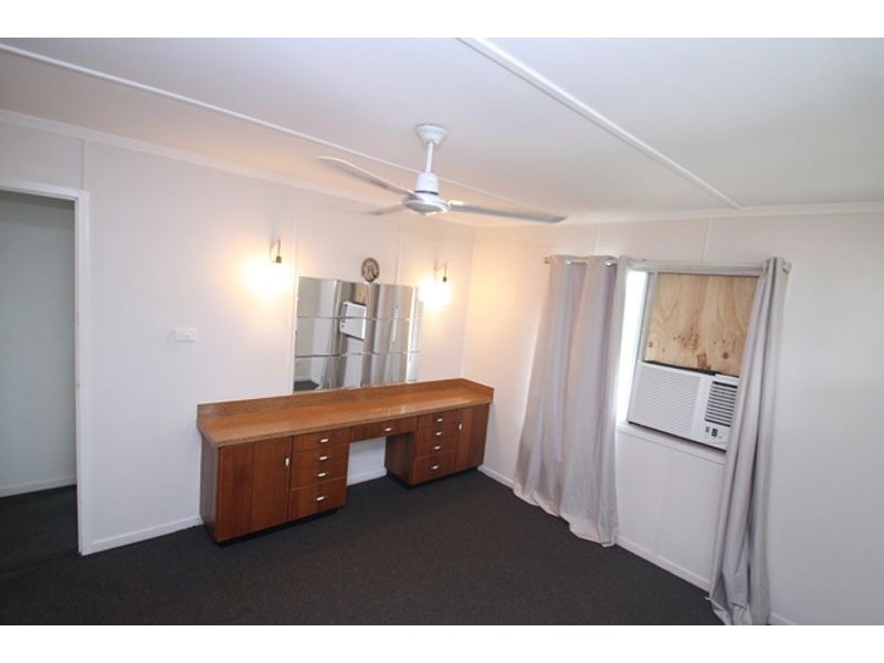24 Bell Street, Barney Point QLD 4680