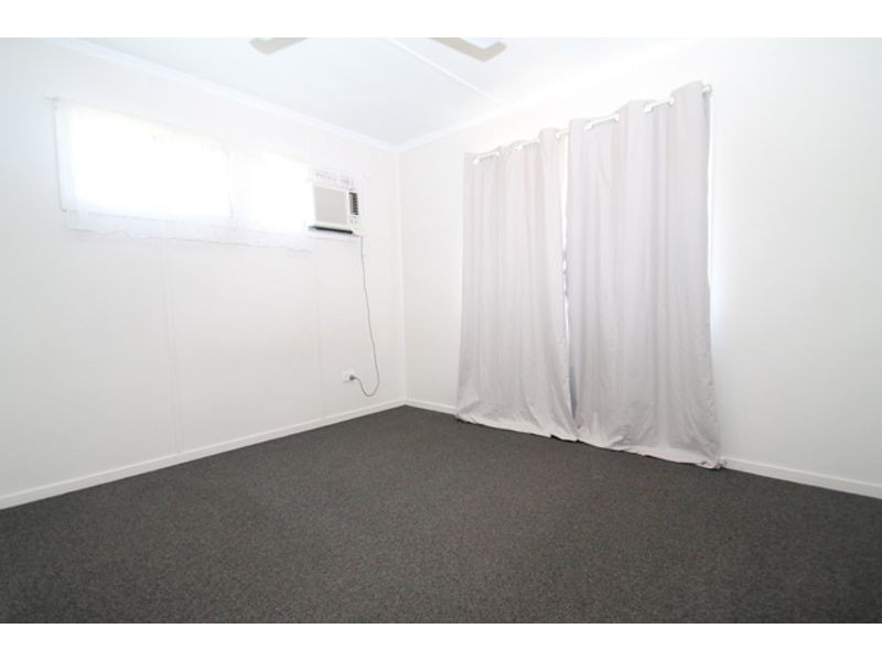 24 Bell Street, Barney Point QLD 4680
