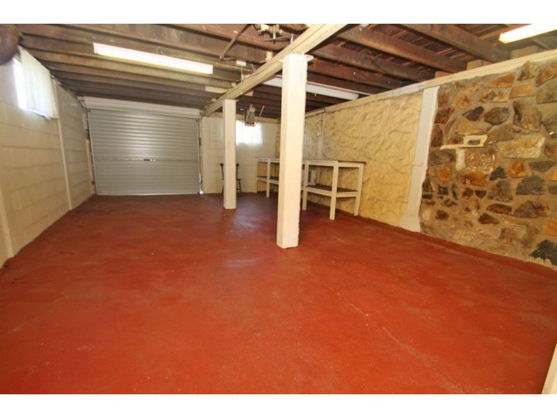 24 Bell Street, Barney Point QLD 4680