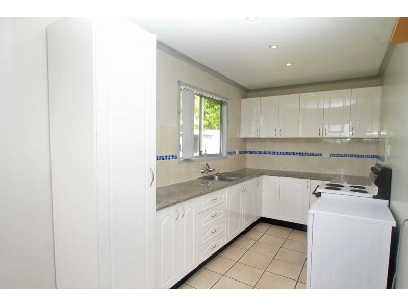 8 Oregon Court, New Auckland QLD 4680