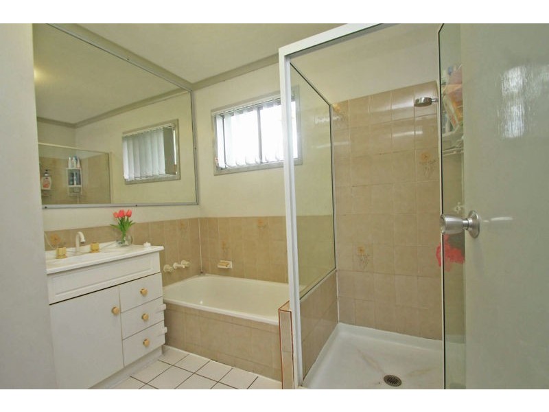 8 Oregon Court, New Auckland QLD 4680