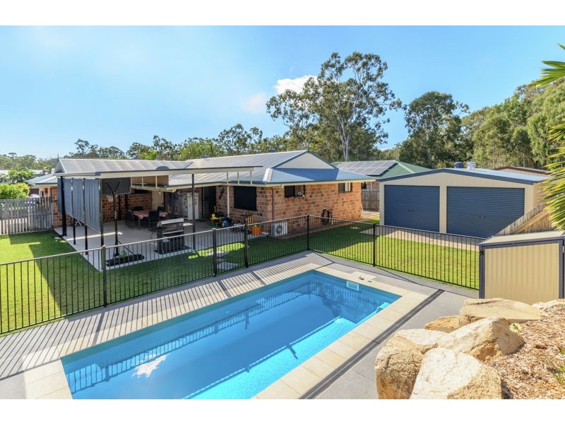 6 James Court, Telina QLD 4680