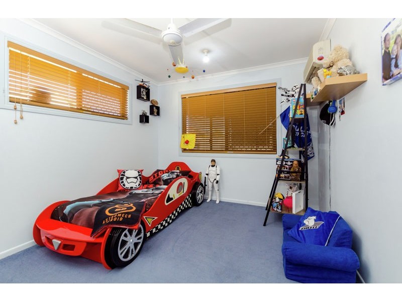 6 James Court, Telina QLD 4680