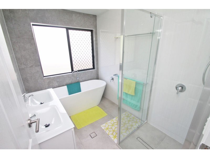 7B Centaurus Close, Telina QLD 4680