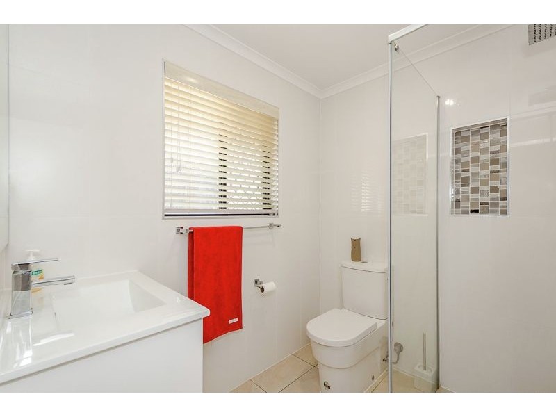 22 Deborah Street, Glen Eden QLD 4680