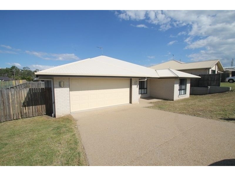 17 Woodland Court, Kirkwood QLD 4680