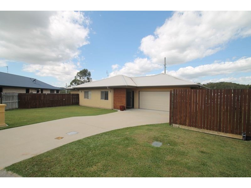 7 Observatory, New Auckland QLD 4680
