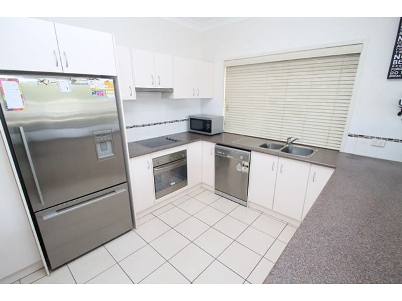 7 Observatory, New Auckland QLD 4680
