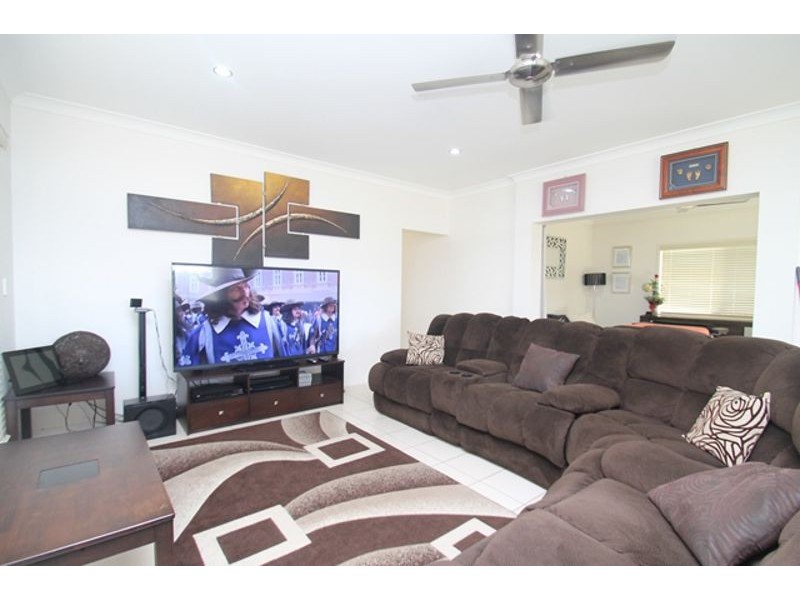 7 Observatory, New Auckland QLD 4680