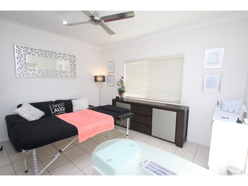 7 Observatory, New Auckland QLD 4680