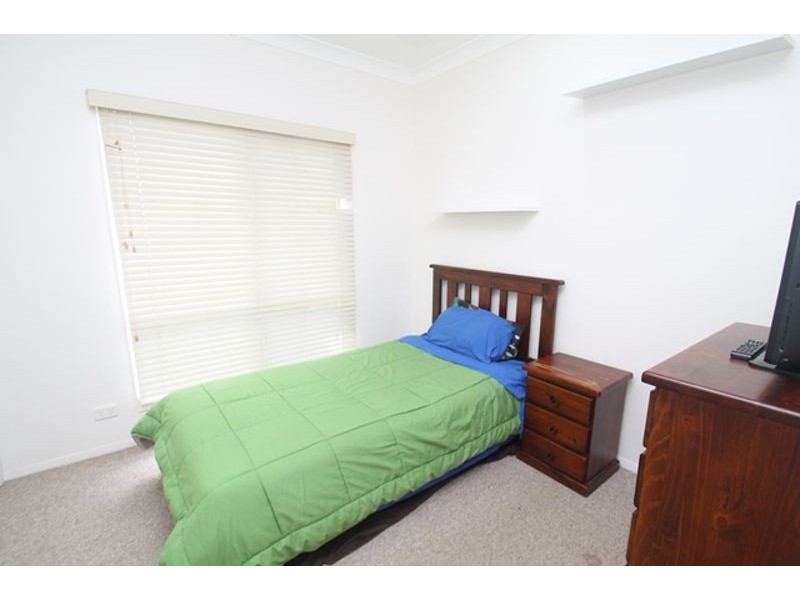 7 Observatory, New Auckland QLD 4680