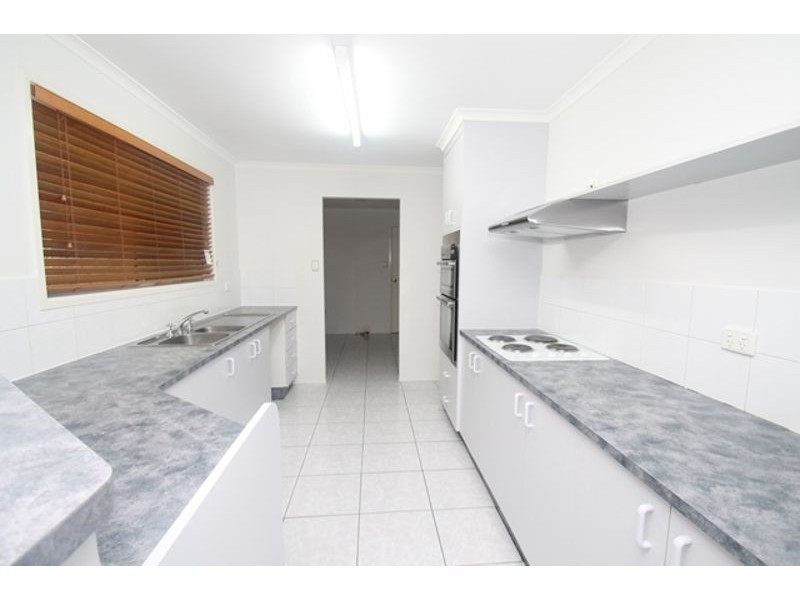 114 J HICKEY AVENUE, Clinton QLD 4680