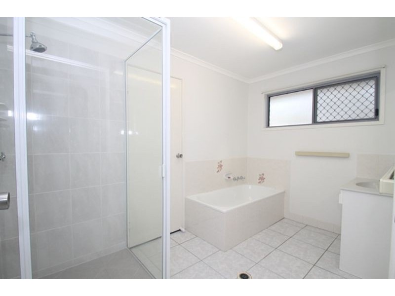 114 J HICKEY AVENUE, Clinton QLD 4680