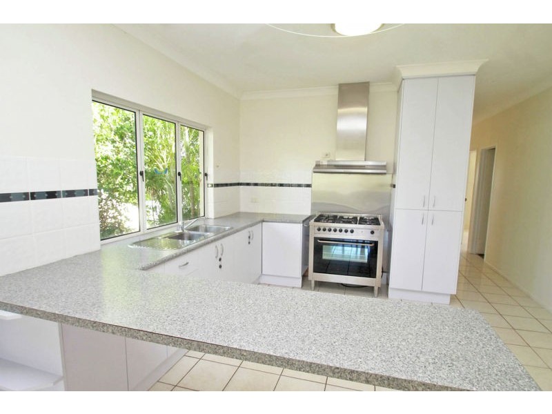 2 Lomas Street, West Gladstone QLD 4680