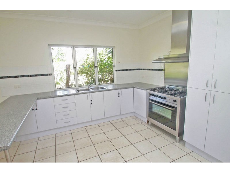 2 Lomas Street, West Gladstone QLD 4680
