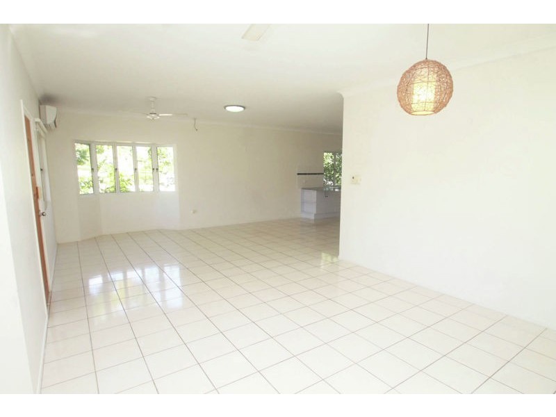 2 Lomas Street, West Gladstone QLD 4680