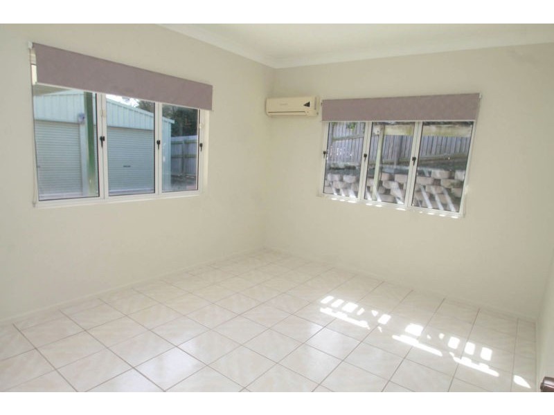 2 Lomas Street, West Gladstone QLD 4680