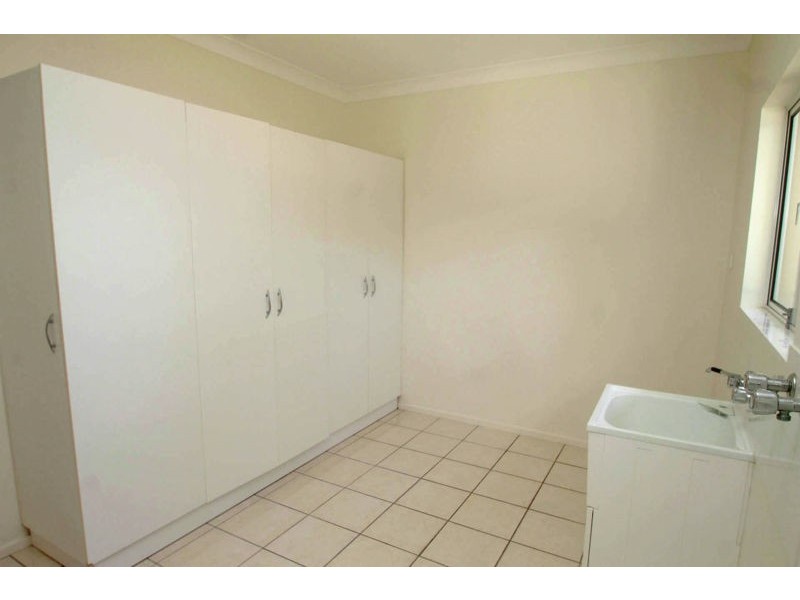 2 Lomas Street, West Gladstone QLD 4680