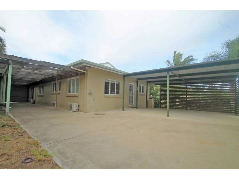 2 Lomas Street, West Gladstone QLD 4680