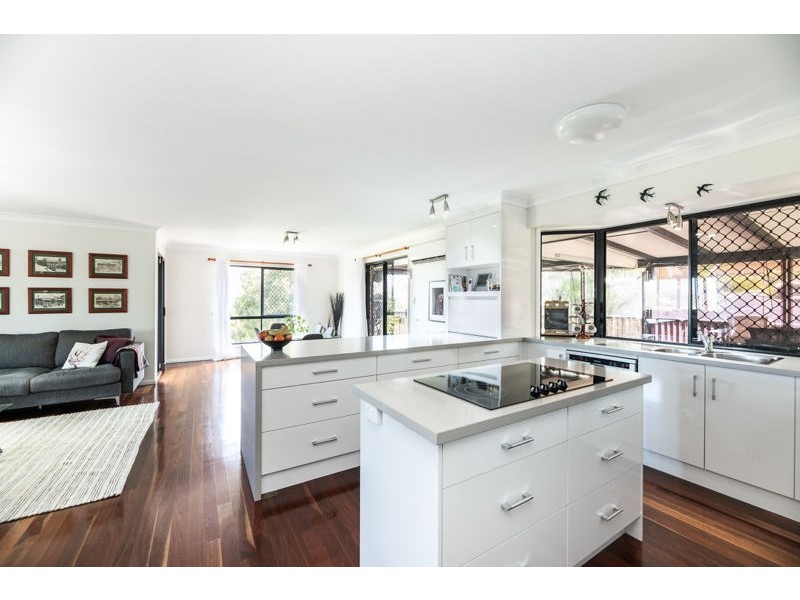 9 Reliance Court, Clinton QLD 4680