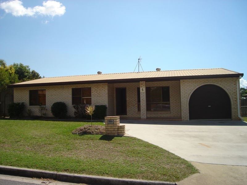 5 Intrepid Street, Clinton QLD 4680