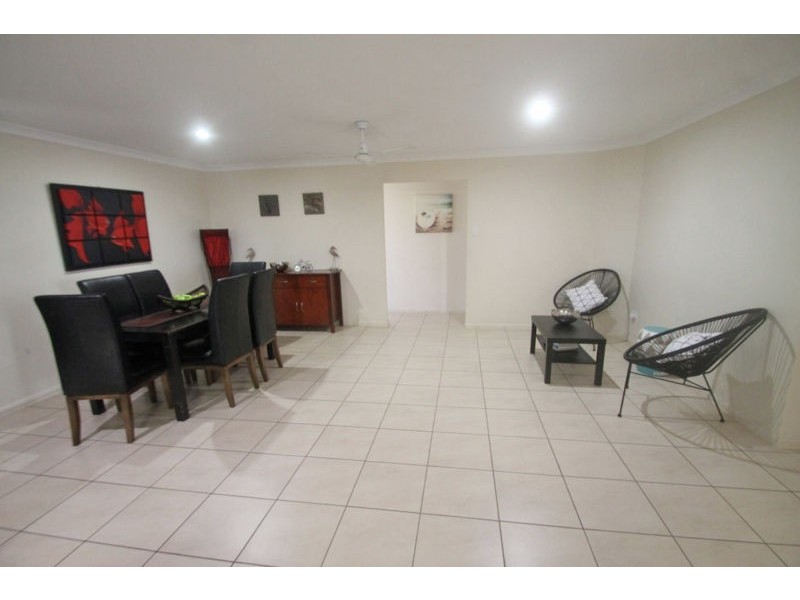 11 Linhow Crescent, Clinton QLD 4680