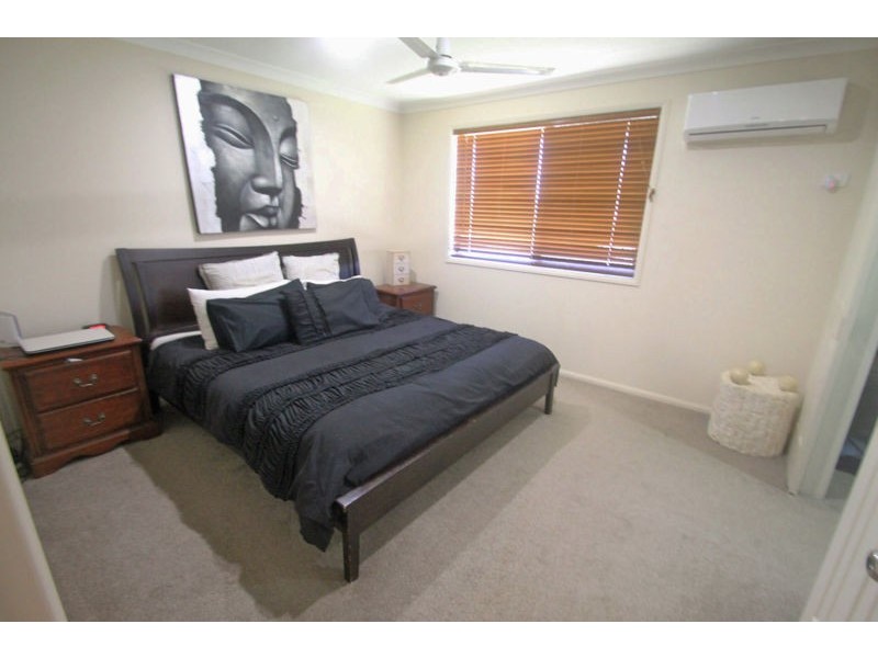 11 Linhow Crescent, Clinton QLD 4680