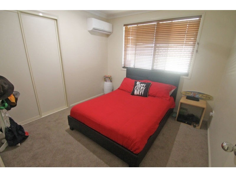 11 Linhow Crescent, Clinton QLD 4680