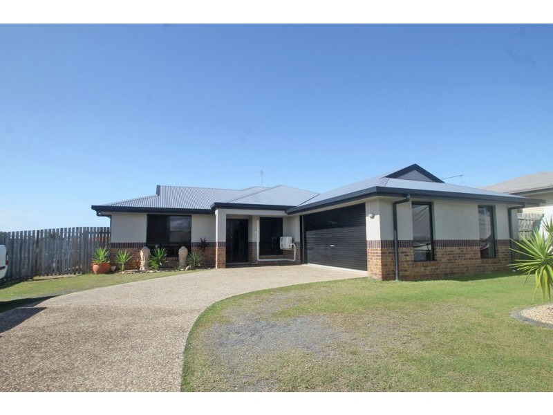 11 Linhow Crescent, Clinton QLD 4680