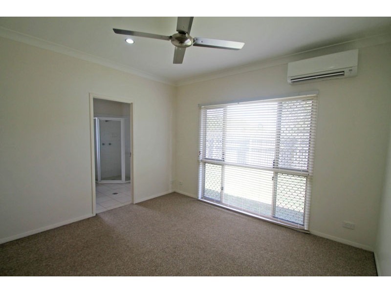 7 Observatory Place, New Auckland QLD 4680