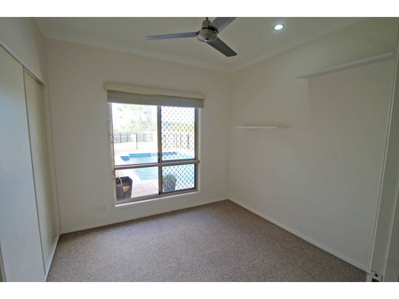 7 Observatory Place, New Auckland QLD 4680