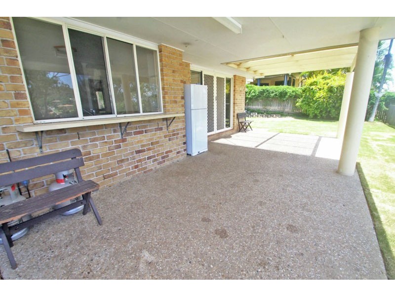 8 Fairbairn Place, Clinton QLD 4680