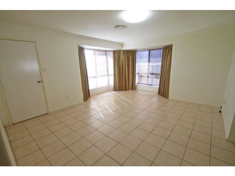 21 Linhow Crescent, Clinton QLD 4680