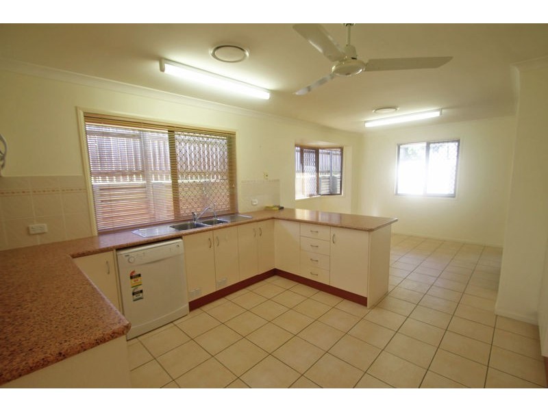 21 Linhow Crescent, Clinton QLD 4680