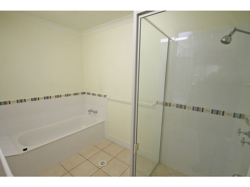 21 Linhow Crescent, Clinton QLD 4680